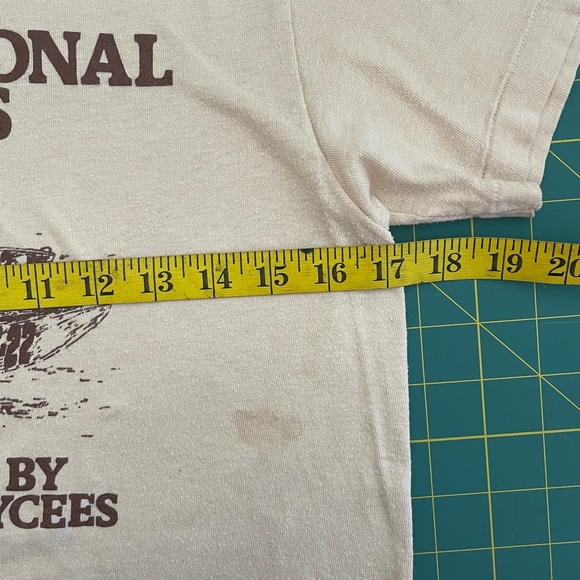 VINTAGE 1980'S HANES TAN T-SHIRT - Picture 5 of 10